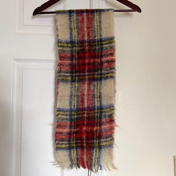 Vintage Robert Mackie of Scotland Mohair and Wool Plaid Scarf - Picture 5 of 5